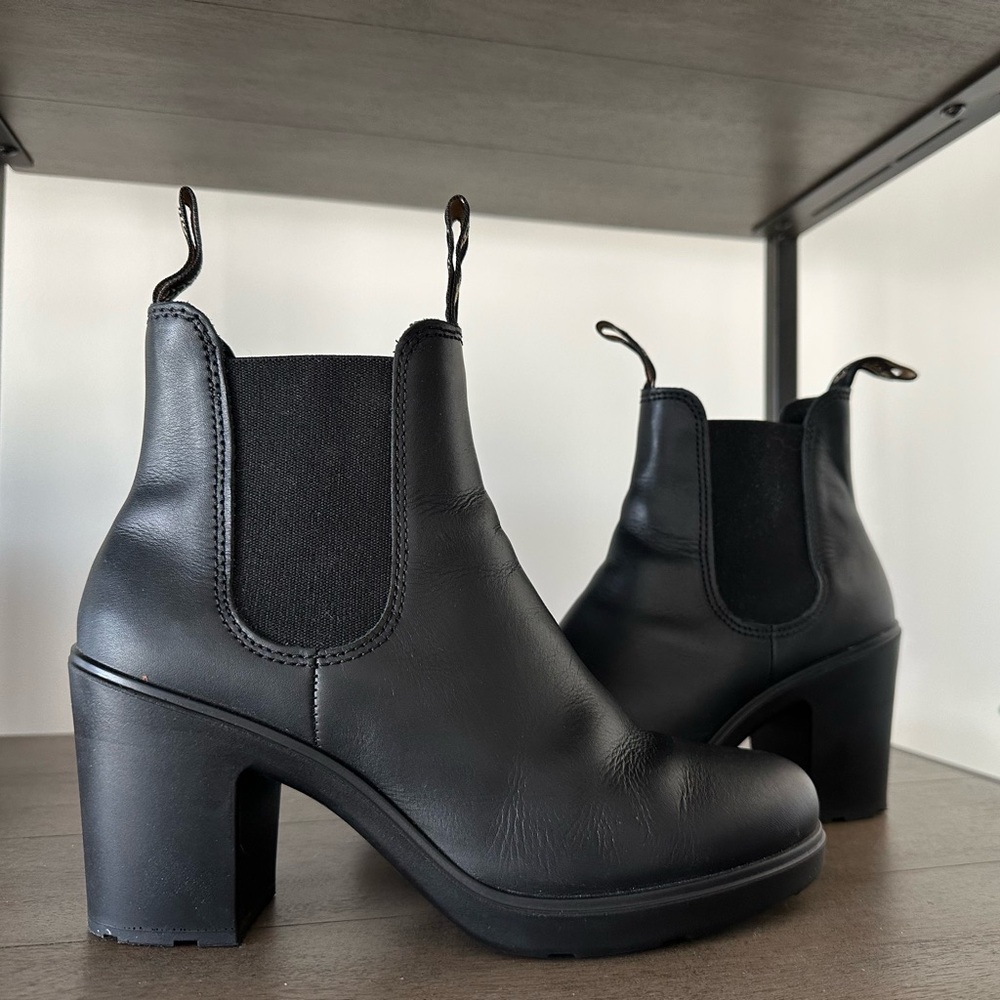 Blundstone Block Heeled Chelsea Boots, Black size 7